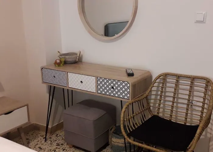 Hellona House ,sunny And Cozy Apartment's * نافبليو