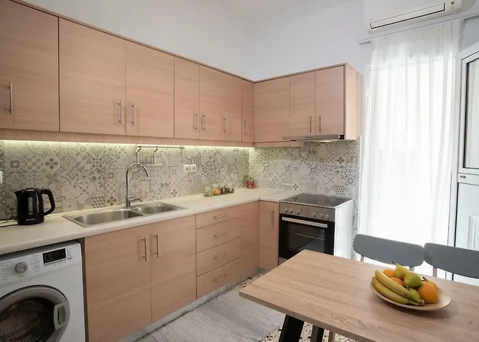 Hellona House ,sunny And Cozy Apartment's * نافبليو